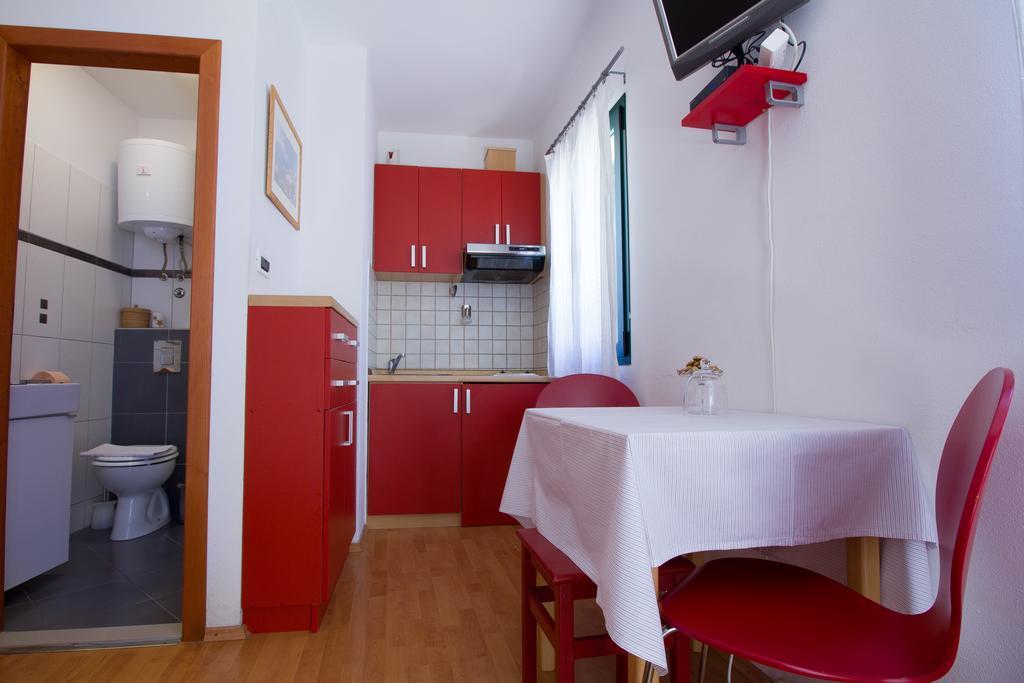 Apartments Petrinic Crnogaj Baška Eksteriør bilde