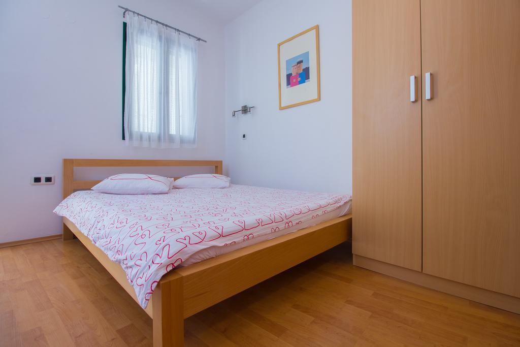 Apartments Petrinic Crnogaj Baška Eksteriør bilde